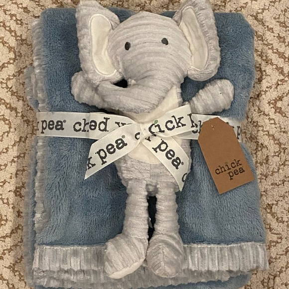 Chick Pea Gray Elephant 2 Piece Blanket 